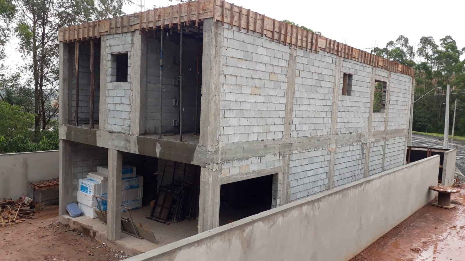 Construção de casa em condomínio de alto padrão no Alto Tietê